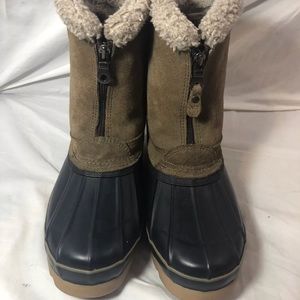 London Fog Sugarloaf cold weather boots.